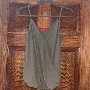 Olive Akira Top